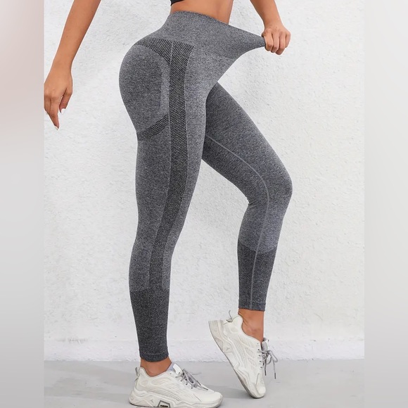 Quick Drying Yoga Pants Slim Fit High Waist Butt Lifting Seamless Yoga Leggings - Picture 1 of 4